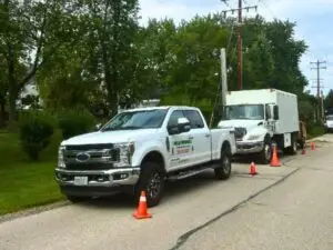 ANLTS-company-vehicles-roadside-600x450-edited